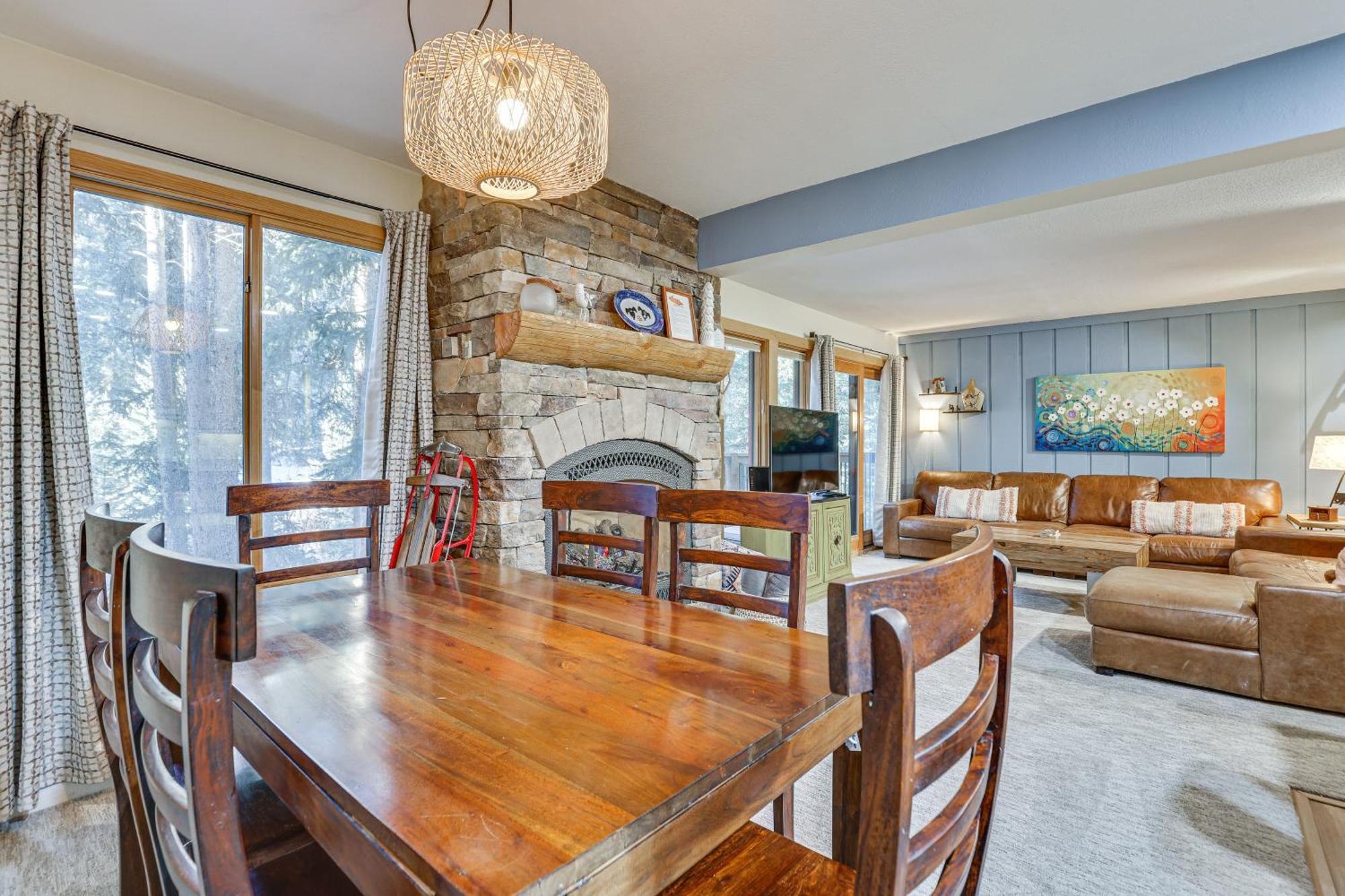 Snowdogs Breck With Fireplace Walk To Lifts Breckenridge