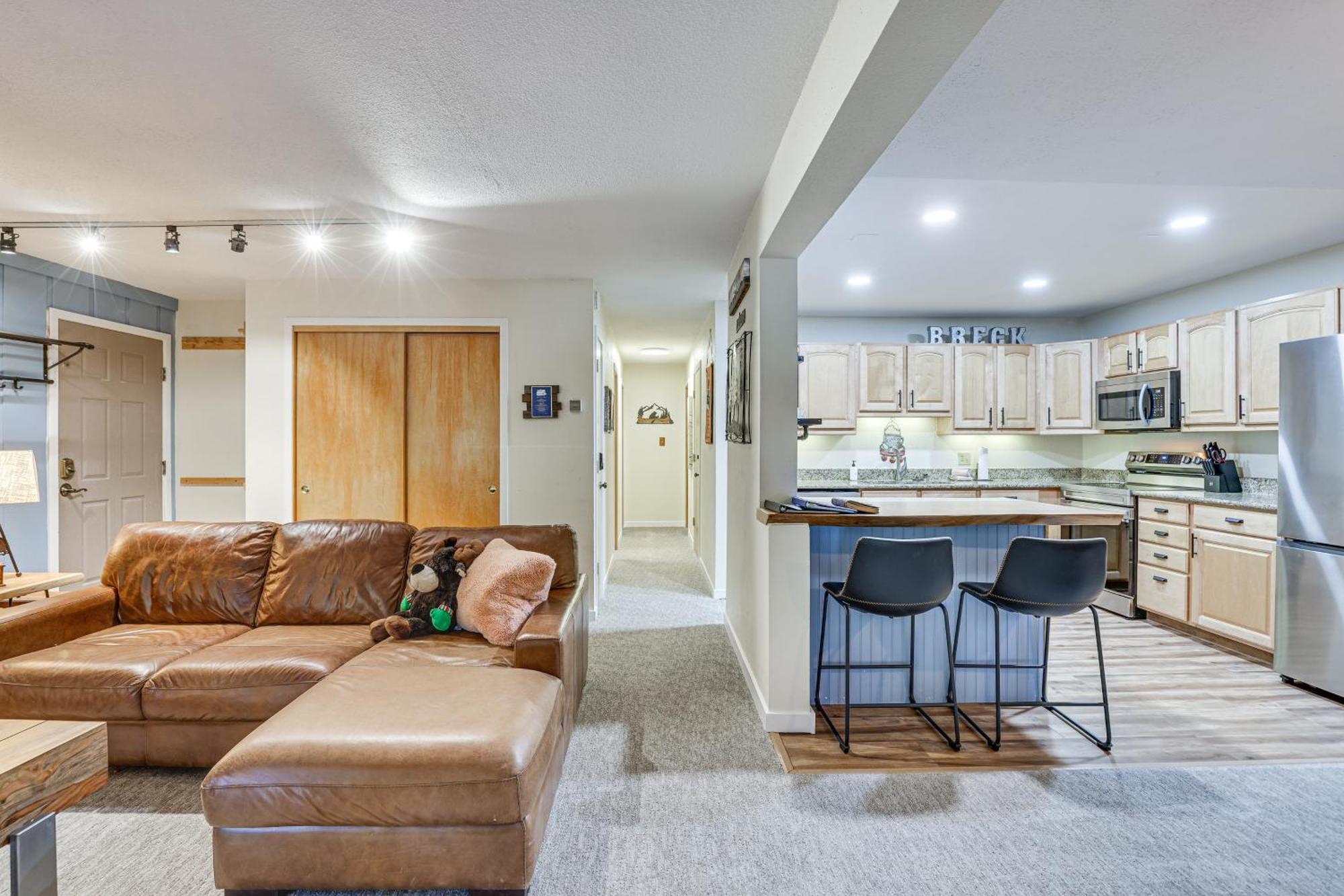 Snowdogs Breck With Fireplace Walk To Lifts *